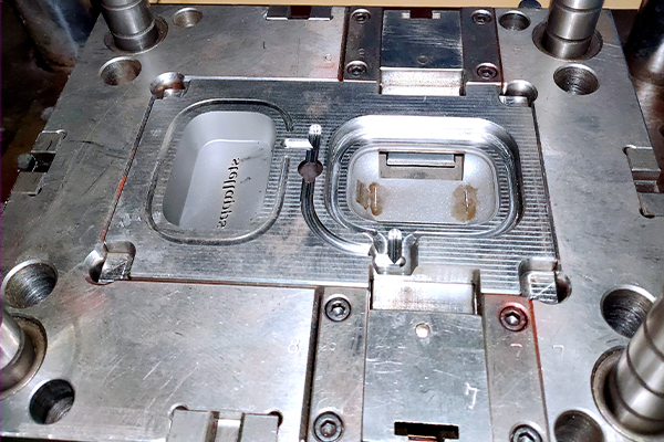 moule à injection en plastique