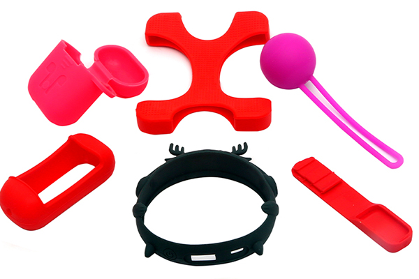 Pièce en caoutchouc de silicone