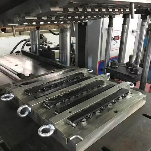 Processus de moulage de compression