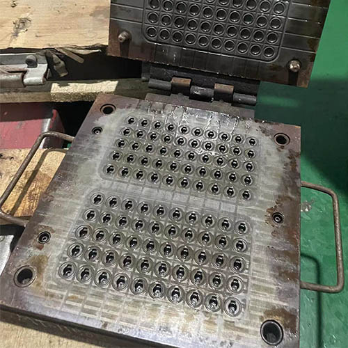 Moulage de compression électrique