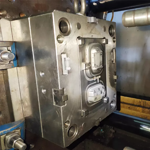 moulage par injection en plastique